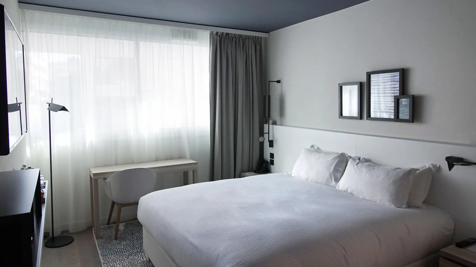 Hotel Indigo Cagnes-Sur-Mer By Ihg 4*,